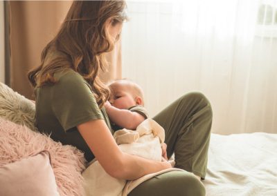 Latte materno e anticorpi: tutti i benefici per i neonati